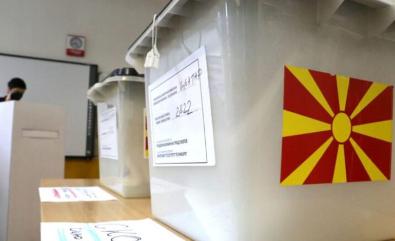 Zgjedhjet në Maqedoninë e Veriut, deri në orën 17:00 pjesëmarrje 45.88 % të qytetarëve për zgjedhjet parlamentare