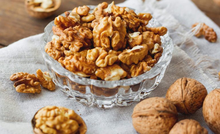 Si Ndikojnë Arrorët tek Ulçera në Stomak