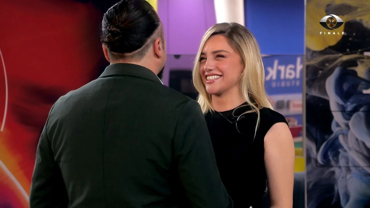 “Do e marr me vete”/ Babai surprizon Heidin, emocionohet finalistja