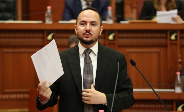 “Akoma nuk e keni zbardhur sulmin ndaj Top Channel”, Salianji në interpelancë me ministrin Balla: U godit institucioni më i rëndësishëm mediatik