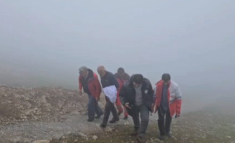 Dyshimi për rrëzimin e helikopterit ku ndodhej Raisi, presidenti Iranian i zhdukur! Ministri i Brendshëm: Do të na duhet kohë ta gjejmë