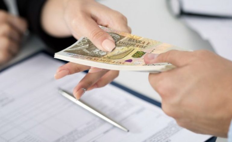 Kreditë, rekord për 4 muaj! Fluks kërkesash në banka, kryesojnë huatë për biznes dhe për të blerë shtëpi