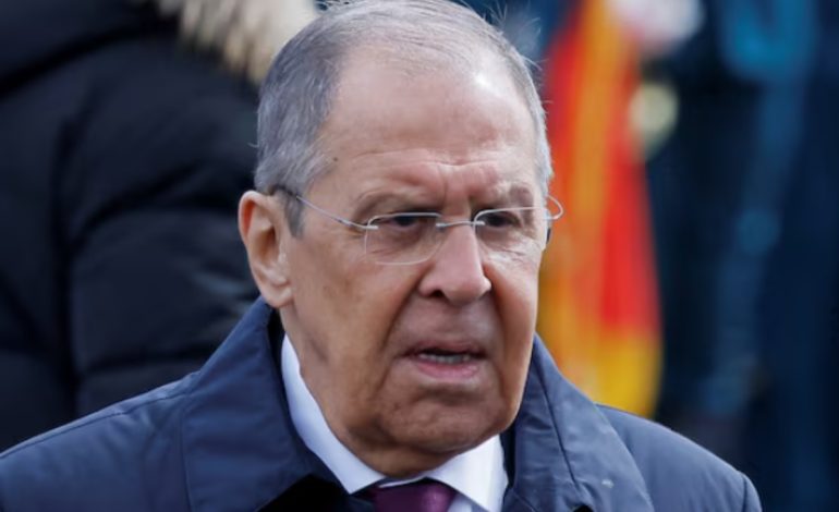 “Nëse doni luftë, jemi gati!” Lavrov kërcënon Perëndimin: Nuk i jepni dot ultimatum Rusisë