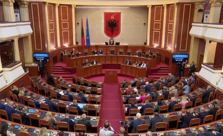 Kuvend/ Deputetët e PS mbështesin njëzëri projektin e Veliajt me KfW gjermane për transportin e gjelbër