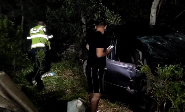 LAJMI I FUNDIT/ Aksident i rëndë në aksin Lushnjë-Rrogozhinë, makina përfundon në afërsi të banesave! Zhduket drejtuesi i automjetit