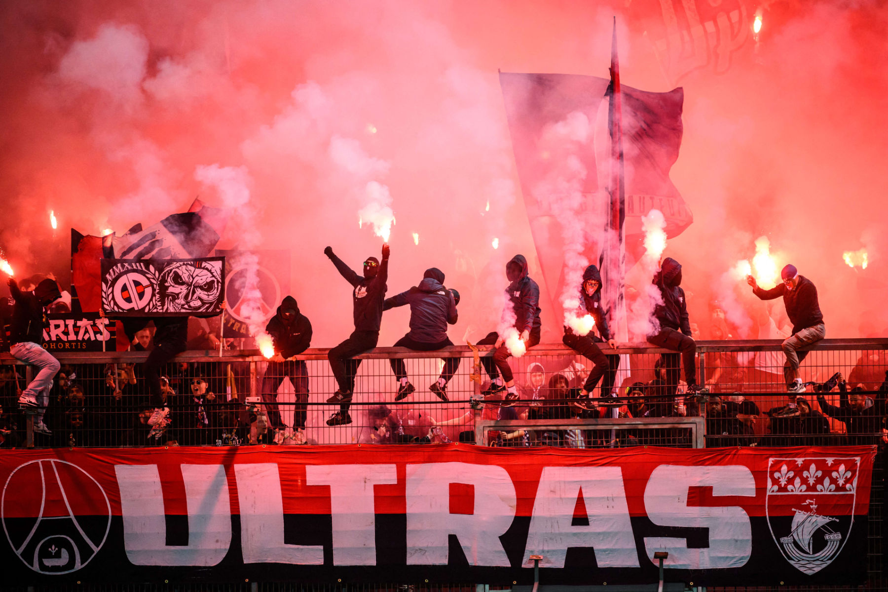 Zëvendësuesi i Donnarummas, PSG planifikon vizitat mjekësore për portierin