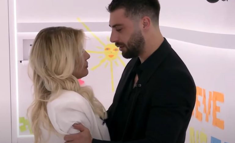 Ilnisa dhe Meritoni rikthehen në krahët e njëri-tjetrit, çaste intime në shtrat