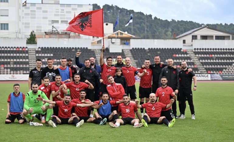 “UEFA Regions’ Cup”/ Shqipëria mund edhe Estoninë, kuqezinjtë e mbyllin të parët & kalojnë në raundin e ndërmjetëm