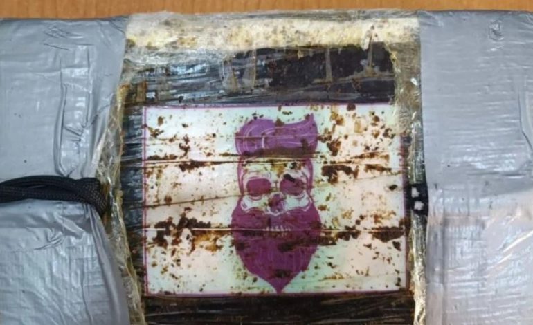 Nga arrestimi disa herë në Stamboll tek drejtimi i grupit kriminal që tregtonte “Drogën e Xhihadistëve”/ U kap me 210 kg kokainë në Pire, zbulohet e shkuara e errët e shqiptarit