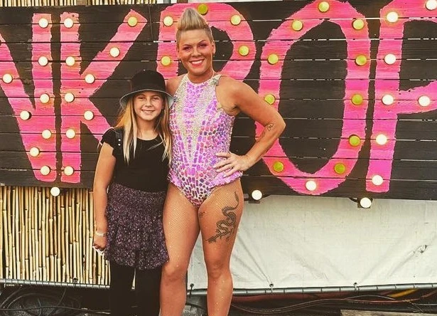 Broadway dhe kirurgji! Vajza e Pink i ka synimet e qarta për të ardhmen