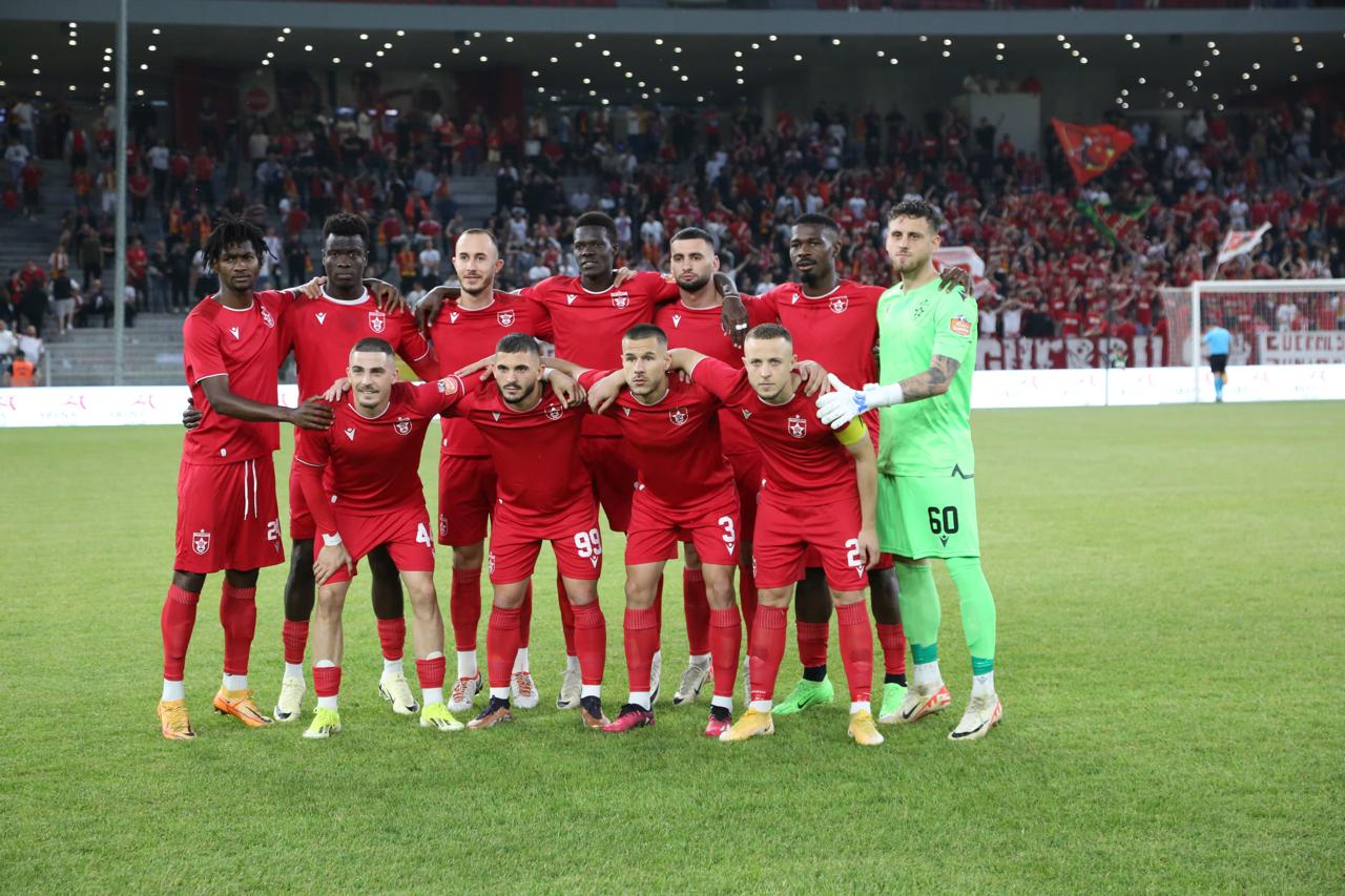 Ekipi fitues nuk ndryshohet, Shehi i ka “ngrirë” titullarët për finalen e titullit