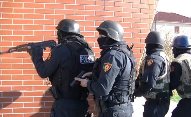 GJKKO lëshon dhjetëra urdhër arreste/ Operacion në disa qytete me urdhër të SPAK, aksion për kapjen e personave në kërkim