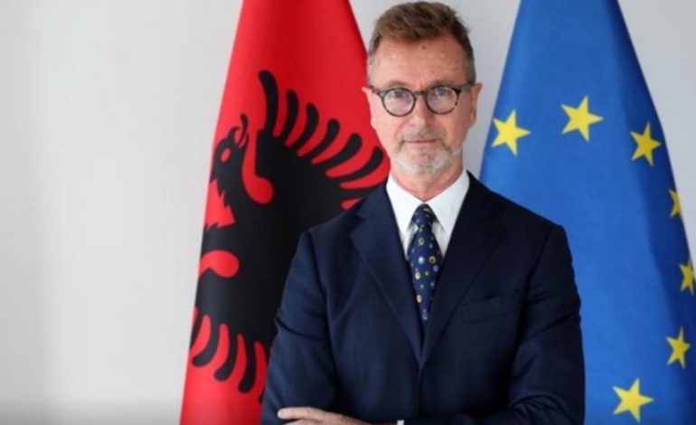 “Drejtësia duhet lënë të bëjë punën e saj”, ambasadori i BE për sulmet e Metës ndaj SPAK: Mbështetja jonë, e palëkundur