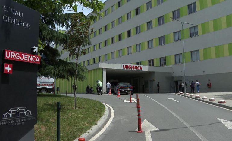 Shkelen afatet	e Urgjencës së QSUT! Vazhdon vonesa për riparimin e dëmeve nga zjarri, sorollaten qytetarët