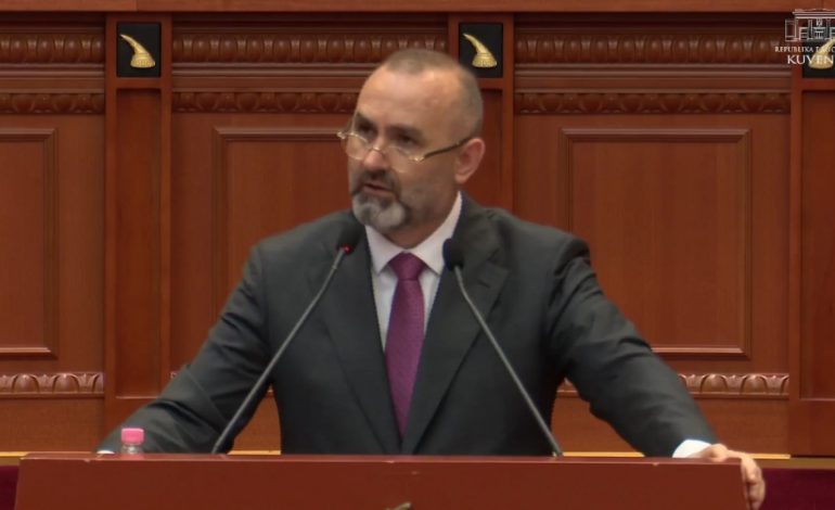 Interpelanca për zyrtarët që përfituan nga Amnistia Penale, Manja: Vetëm 8 prej tyre ishin nënpunës publikë, asnjëri simbol i korrupsionit