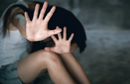 Emri/ Kush është babai i katër fëmijëve që prej vitesh abuzonte seksualisht me vajzën e mitur, 15-vjeçarja e denoncoi vetë në polici