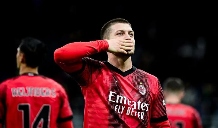 E ardhmja në udhëkryq, Jovic dëshiron qëndrimin te Milan