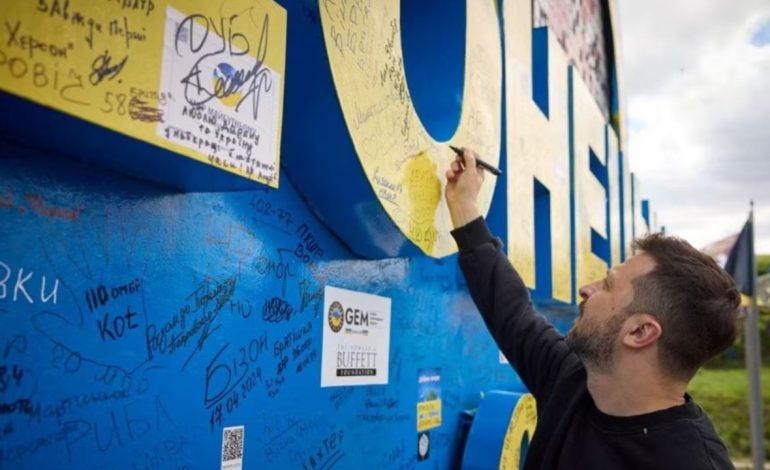 Komploti për vrasjen e Zelenskyt, Ukraina shkarkon kreun e Gardës Shtetërore