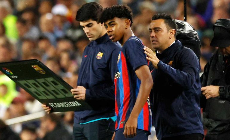 “Është i përzgjedhuri”, Xavi elozhe për Yamal, i përgjigjet edhe Lewandowski-t