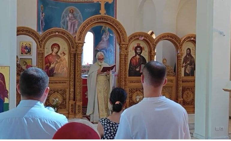 Ndodh për herë të parë! Kisha Ortodokse, meshë përshpirtjeje për genocidin grek ndaj shqiptarëve ortodokse të Çamërisë në ’44