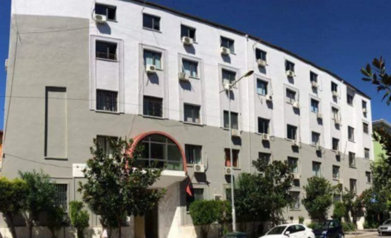 Avokatët në Gjykatën e Durrësit vazhdojnë bojkotin/ Pas takimit mes palëve, pritet të merret një vendim për zgjidhjen e ngërçit