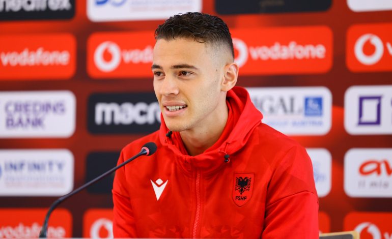 “Ndjehem gati për Interin”, Asllani merr në dorë rolin e “regjisorit” tek zikaltrit