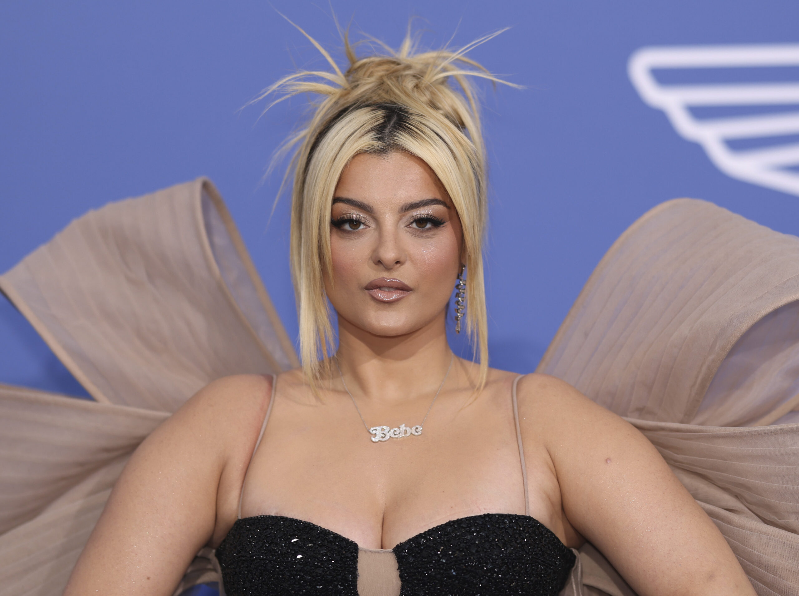 Bebe Rexha vjen në Tiranë, kafen e mëngjesit e pi me këtë personazh të njohur