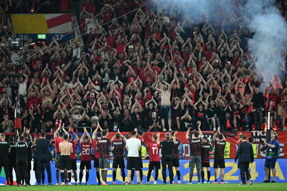 Tifozat Kuq e Zi: Unitet i shqiptarëve në Euro 2024, emocione të rralla në tribuna