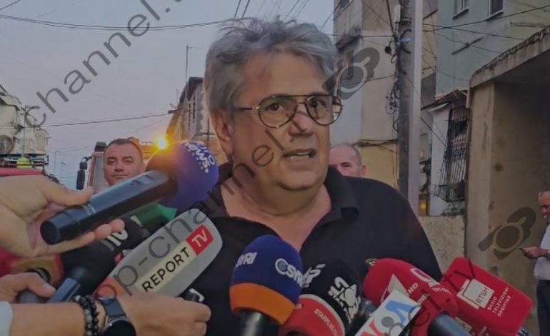 Zjarri i frikshëm në Shkodër, flet kryebashkiaku: Prej një orë e gjysmë një luftë e vërtetë, situata ishte shumë e vështirë