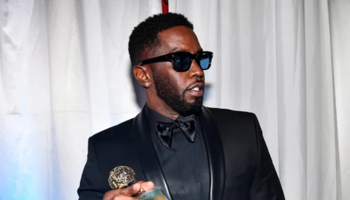 Diddy humbet diplomën universitare pas publikimit të videos së dhunës