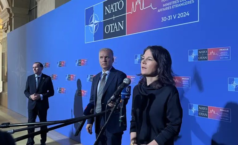 NATO heq kufizimet e armëve për Ukrainën, ministrja gjermane: Duhet të mbrohemi nga forcat ruse, jo t’i sulmojmë