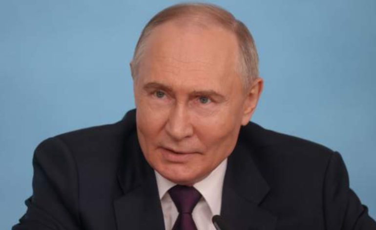 Vladimir Putin mbërrin në Korenë e Veriut nën masa të rrepta sigurie! Për herë të parë u shoqërua nga avioni luftarak