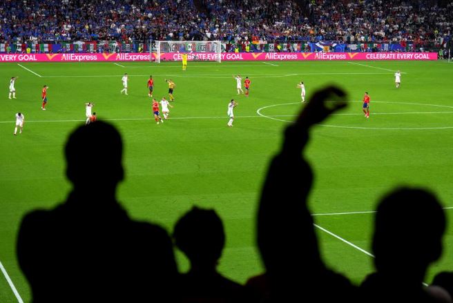 U ndëshkua me karton të verdhë, mesfushori i Spanjës mungon ndaj Shqipërisë