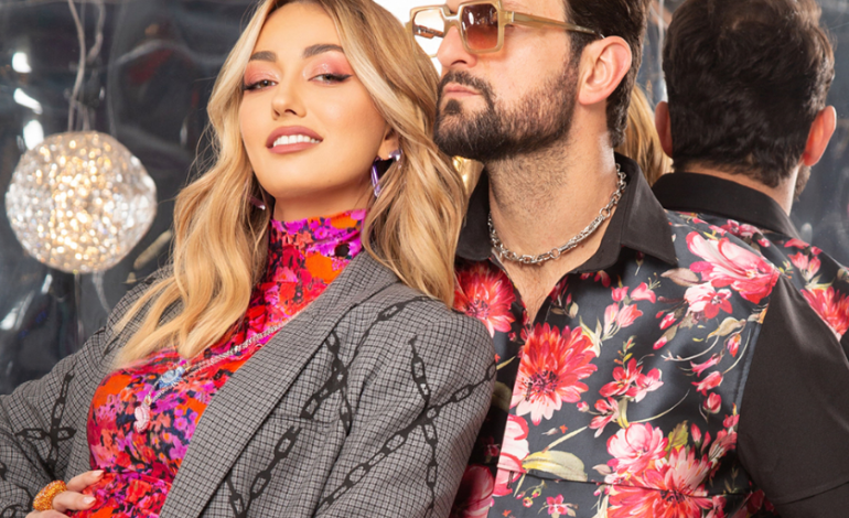 Në pritje të një djali/ Evi surprizohet nga Kledi në studio: I ngjan asaj