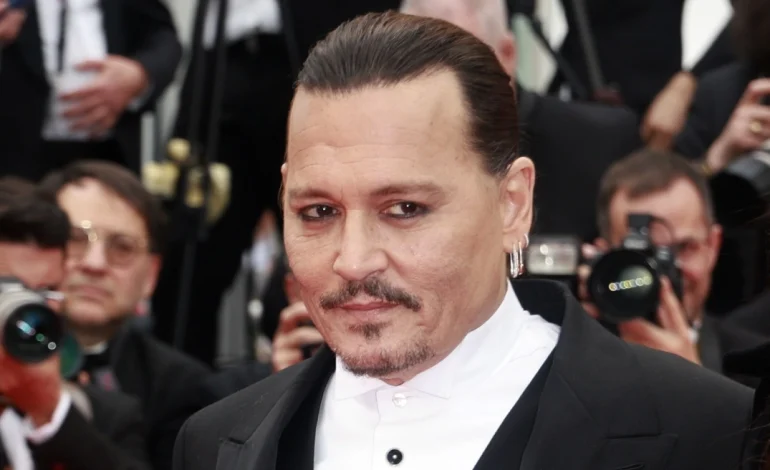 Johnny Depp rikthehet “fuqishëm”, ja ku do ta shohim yllin e Hollywood-it