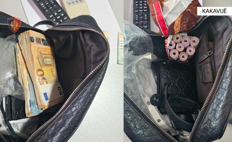 Foto/ Çantat plot me para! Ndalohet 45-vjeçari në Kakavijë