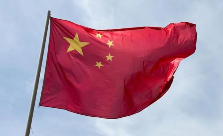 Kina akuzon Britaninë se ka rekrutuar një çift kinez si spiunë: Ja si i joshi me ftesa për darka dhe…