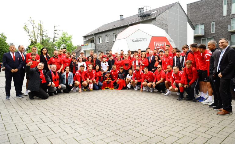 EURO 2024/ Shqipëria nis përgatitjet në Kaiserau për sfidën ndaj Italisë, seanca stërvitore e pasdites zhvillohet e hapur për tifozët