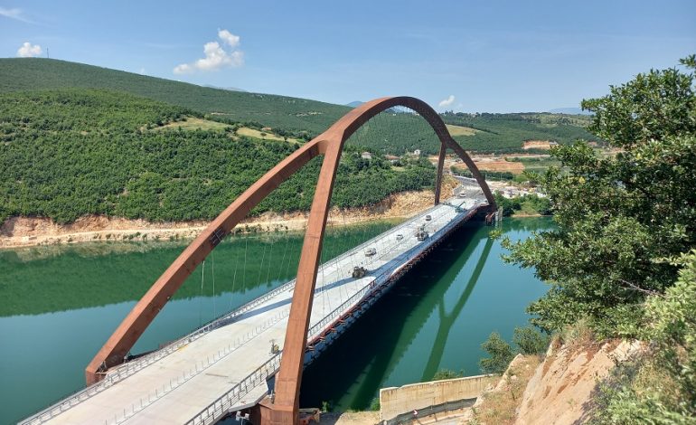 Ura e madhe mbi Drin rrezikon ta kthejë Kukësin në ‘ishull të harruar’