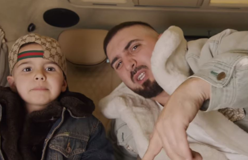 Gjiko sjell këngë hip-hop me djalin e tij 5 vjeçar, Zërin