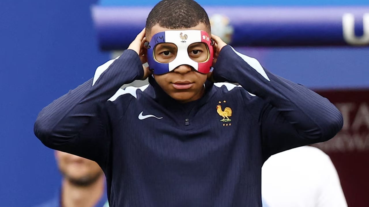 Futbolli francez kundër të djathtës ekstreme/ Si Mbappé dhe Les Bleus i rezistuan ekstremizmit