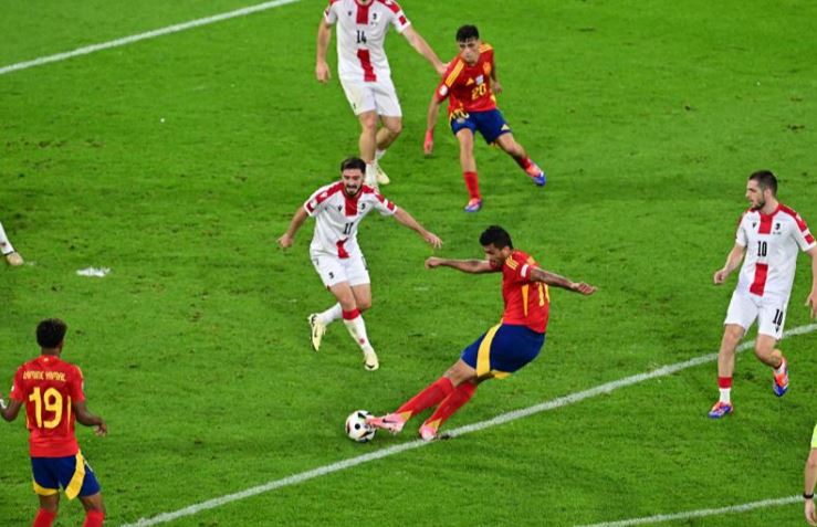 VIDEO/ Spanja i prish “magjinë” Gjeorgjisë, iberikët dhurojnë show dhe “përqafojnë” çerekfinalen