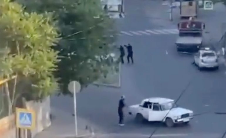 Sulme të koordinuara në Rusi, nëntë të vdekur dhe 25 të plagosur. Objektivë, sinagogat dhe kishat e Dagestanit