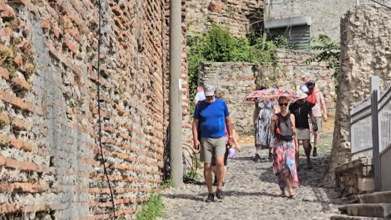 Turistët nuk duan vetëm detin/ Të interesuar për kulturën arkeologjinë dhe natyrën shqiptare