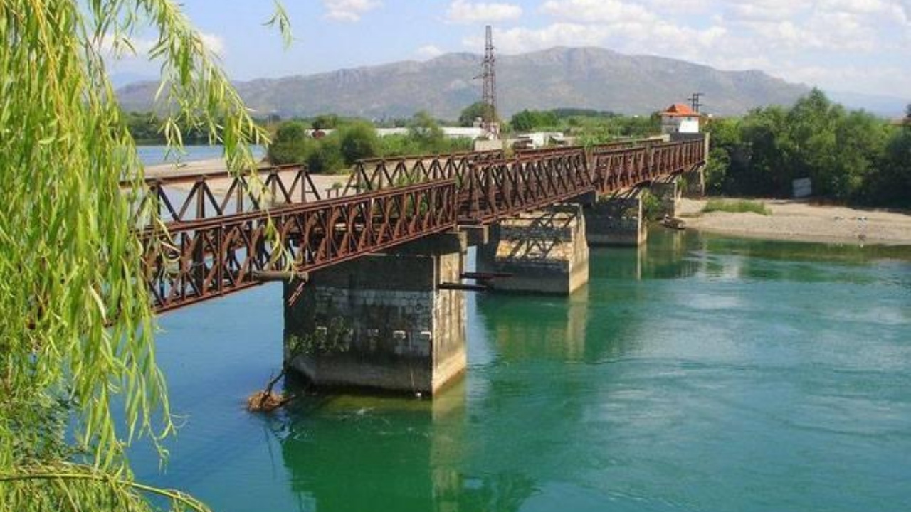 Gjendet një trup i pajetë në lumin Drin, detajet e para