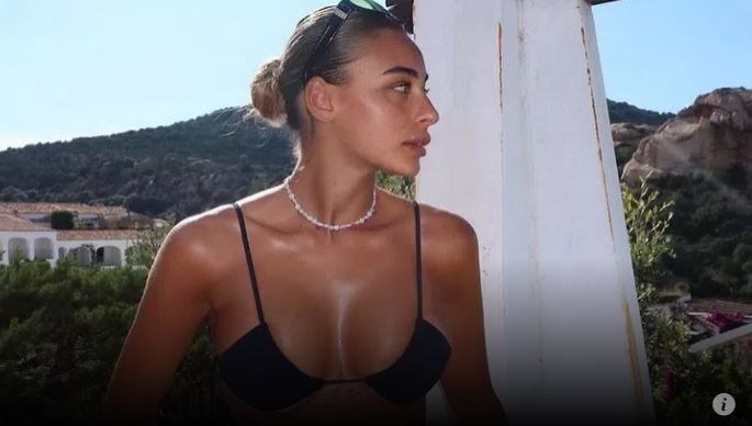 Chiara Frattesi “fikson” fansat, imazhe të nxehta në rrjetet sociale