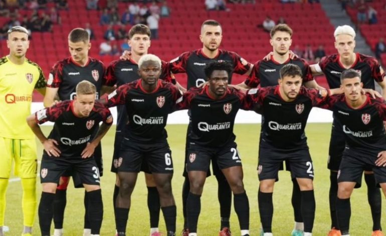 Goditje e rëndë për Skënderbeun, FSHF-ja i bllokon merkaton klubit korçar / Rrezikon edhe Tirana