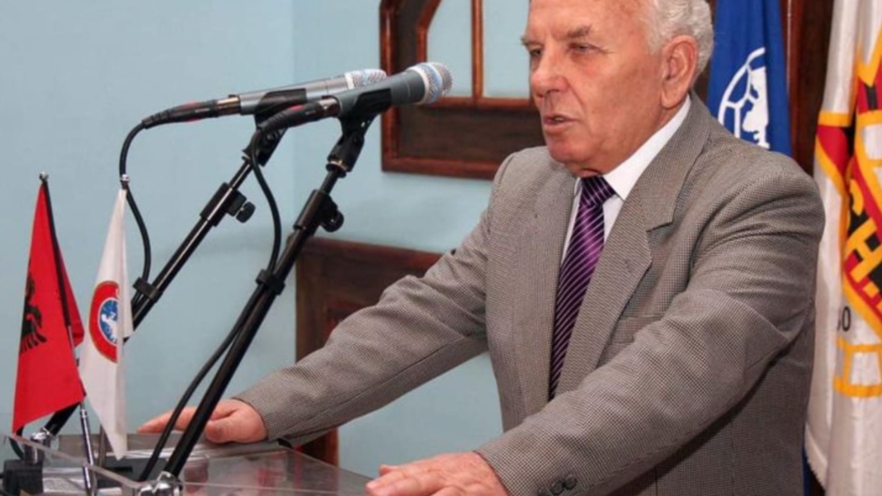 Futbolli shqiptar humb një legjendë, ndahet nga jeta Bejkush Birçe