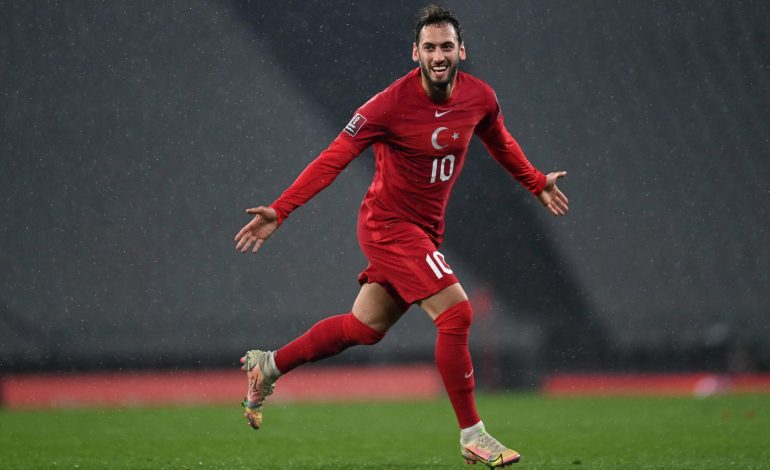 “Të lumtur që kemi një trajner si Montella”, Çalhanoglu i thur elozhe italianit