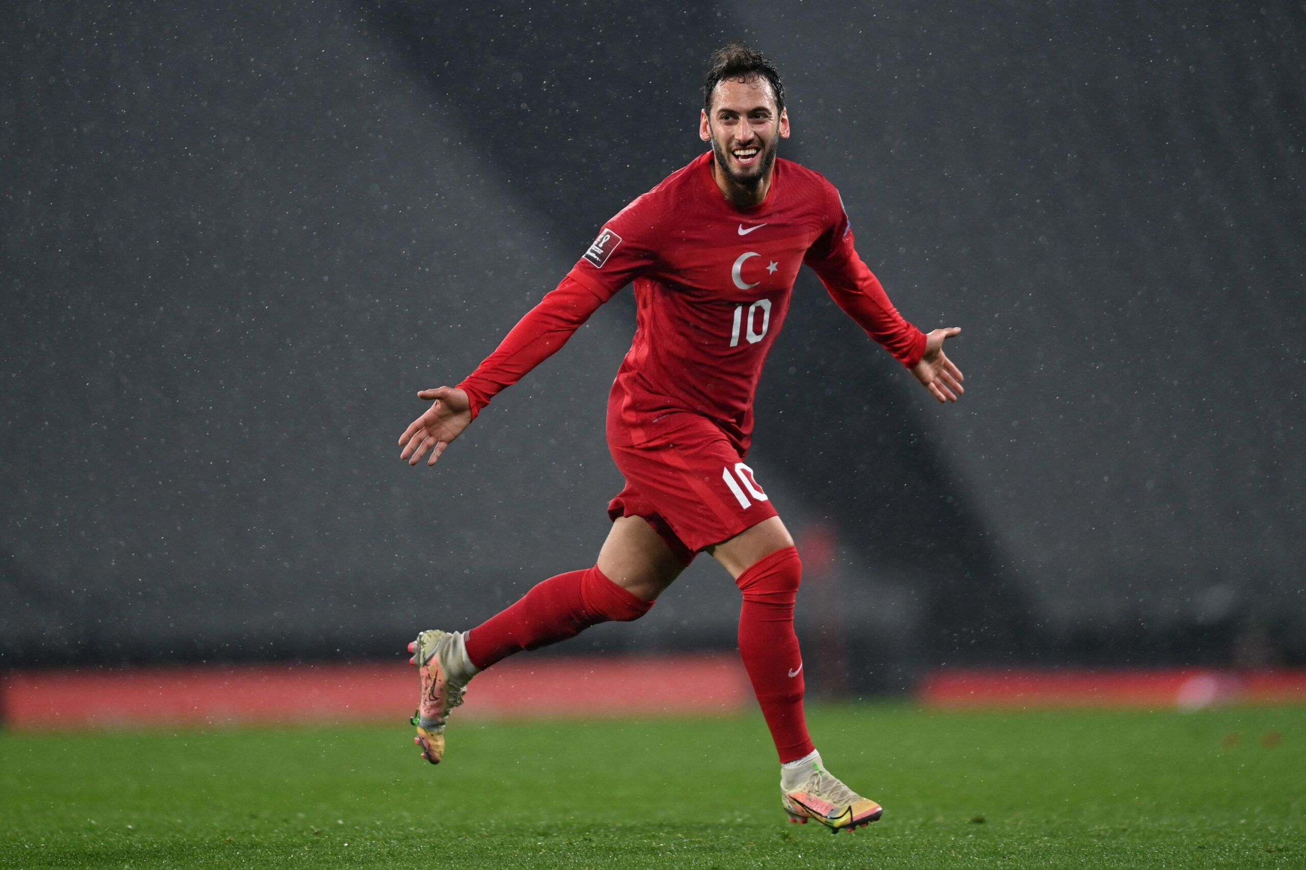 “Të lumtur që kemi një trajner si Montella”, Çalhanoglu i thur elozhe italianit